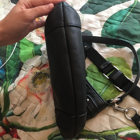 * SOLD * 🖤 Black Coach Purse 🖤 - Picture 8 of 10